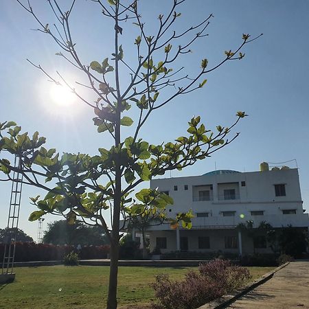 Sri Radhakrishna Residency, Lawns And Conference Halls Hotel Deulghat Buitenkant foto