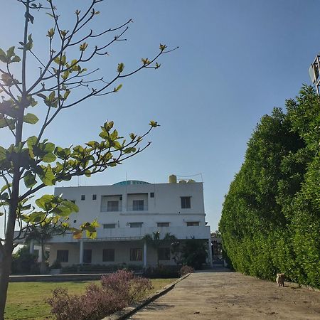 Sri Radhakrishna Residency, Lawns And Conference Halls Hotel Deulghat Buitenkant foto